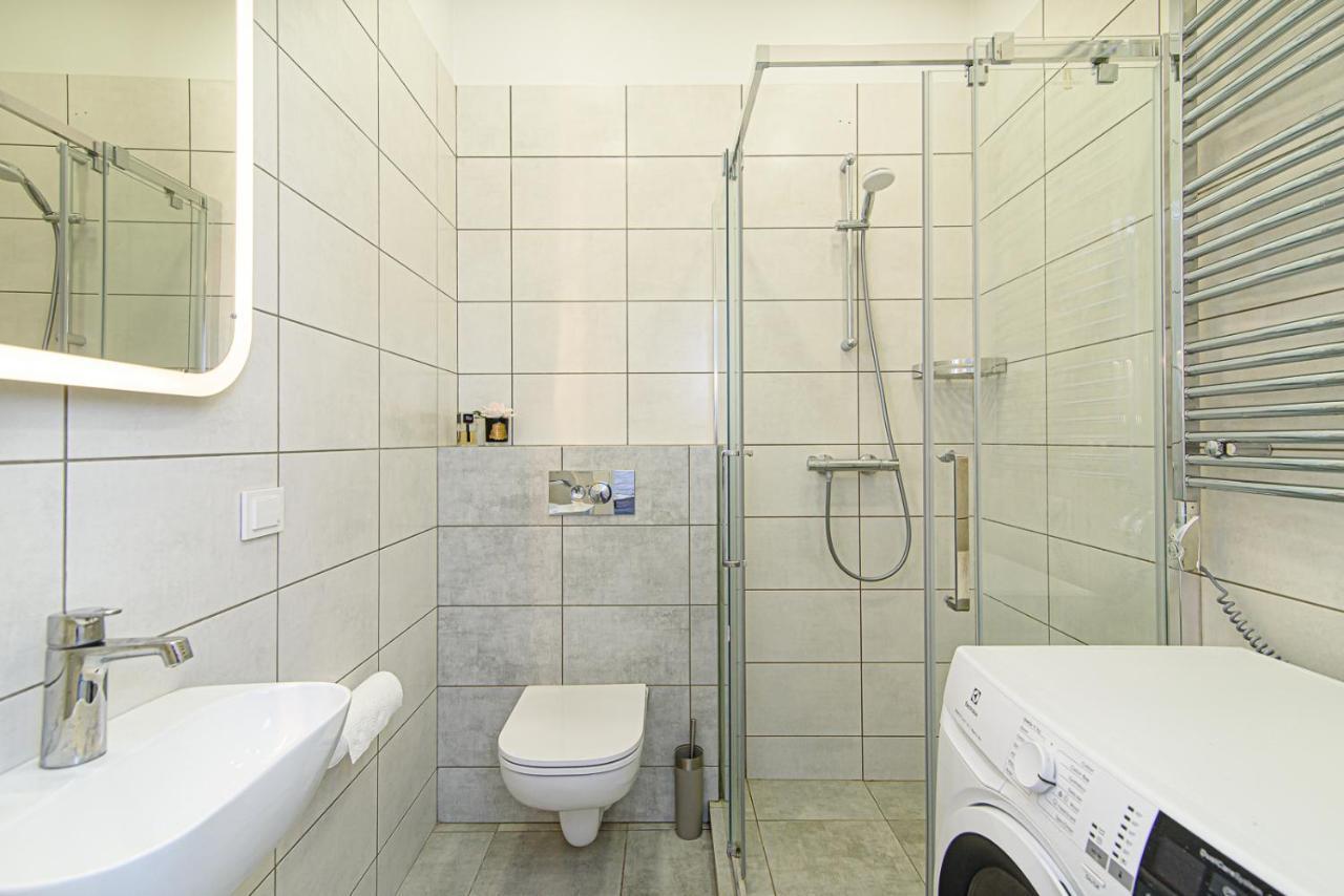 Apartamento Welcoming Studio In Historic Vilnius With Free Parking By Urban Rent Exterior foto